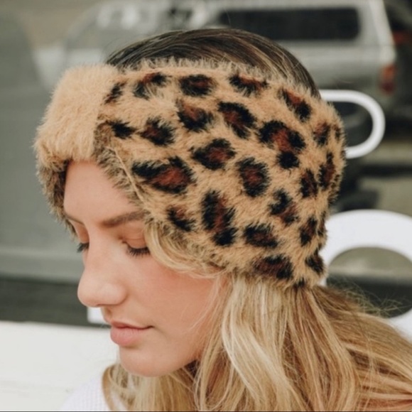 NWT Women’s Trendy Leopard Print Winter Headband - Picture 2 of 2